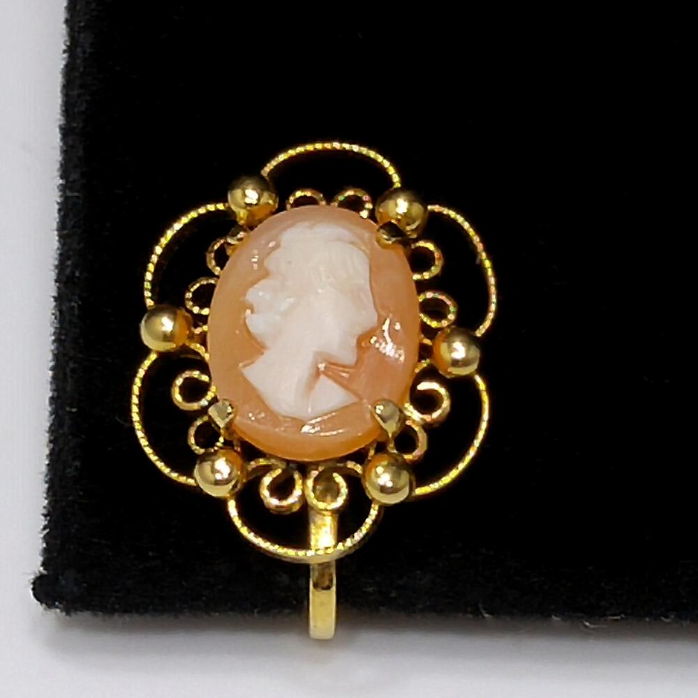 Sorrento Shell Cameo Clip Earrings, 12K Gold Filled, 1950s Vintage Jewelry - Picture 4 of 10